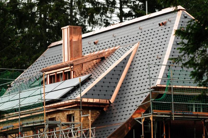 Comment réussir la rénovation de votre toiture à Nantes ?